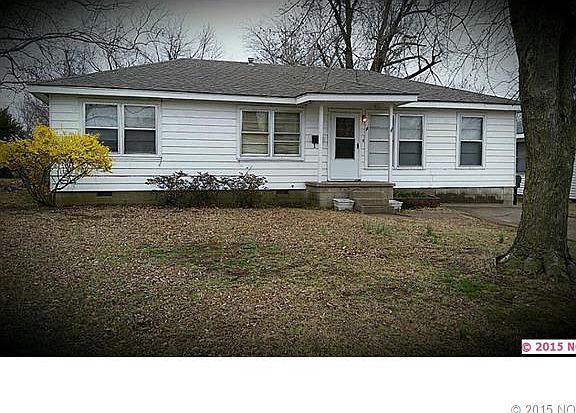2nd image of 14 W Mary Lynn Dr