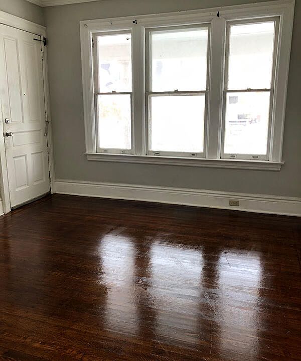 1st image of 285 Auburn Ave Unit 1