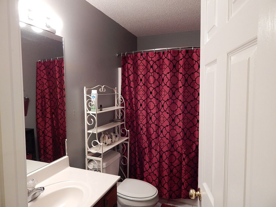 Upstairs Full Bath