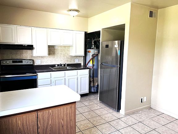 4th image of 210 Brackleigh Ln