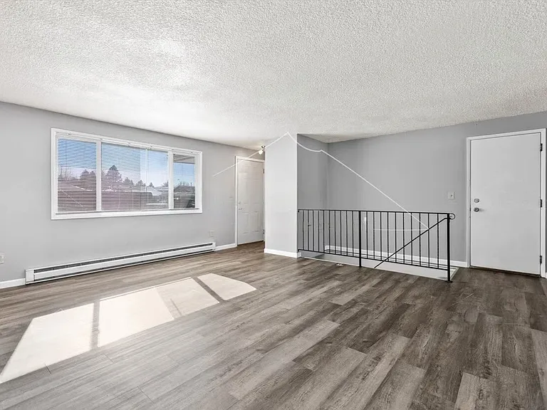 3425 E 57th Ave #3425 — Photo 2