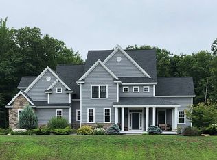 10 Settlers Ct, Bedford, NH 03110