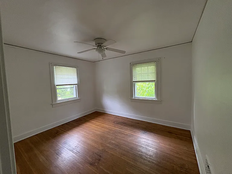 320 Lincoln Ave — Photo 16