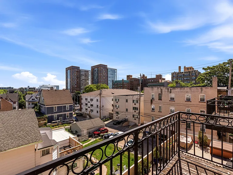 1920 N Farwell Ave #403 — Photo 34