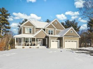 16 Crown Rd, Tyngsboro, MA 01879