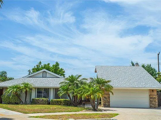5 bed, 2161 sqft, $4,600 — Photo 1