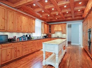 12 Ridge Rd, Highland Park, IL 60035