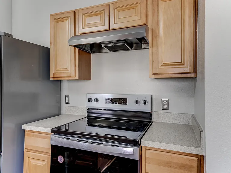 12415 Silversmine Dr — Photo 16