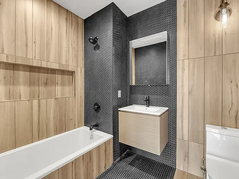 31-44 37th St #3G — Photo 4