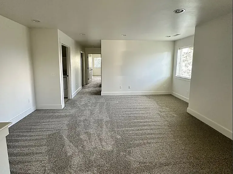 374 Kimball Ave #A — Photo 11