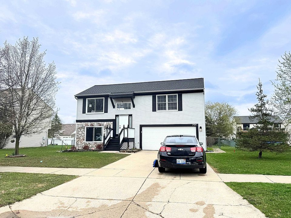 1st image of 764 Carriage Hill Dr