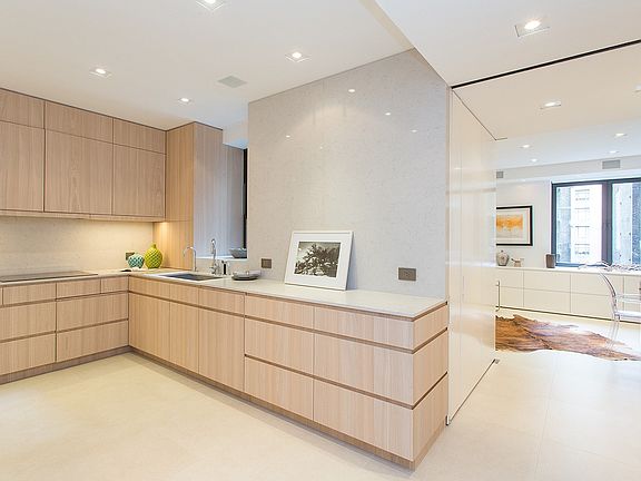 5th image of 2-70 W 67th St