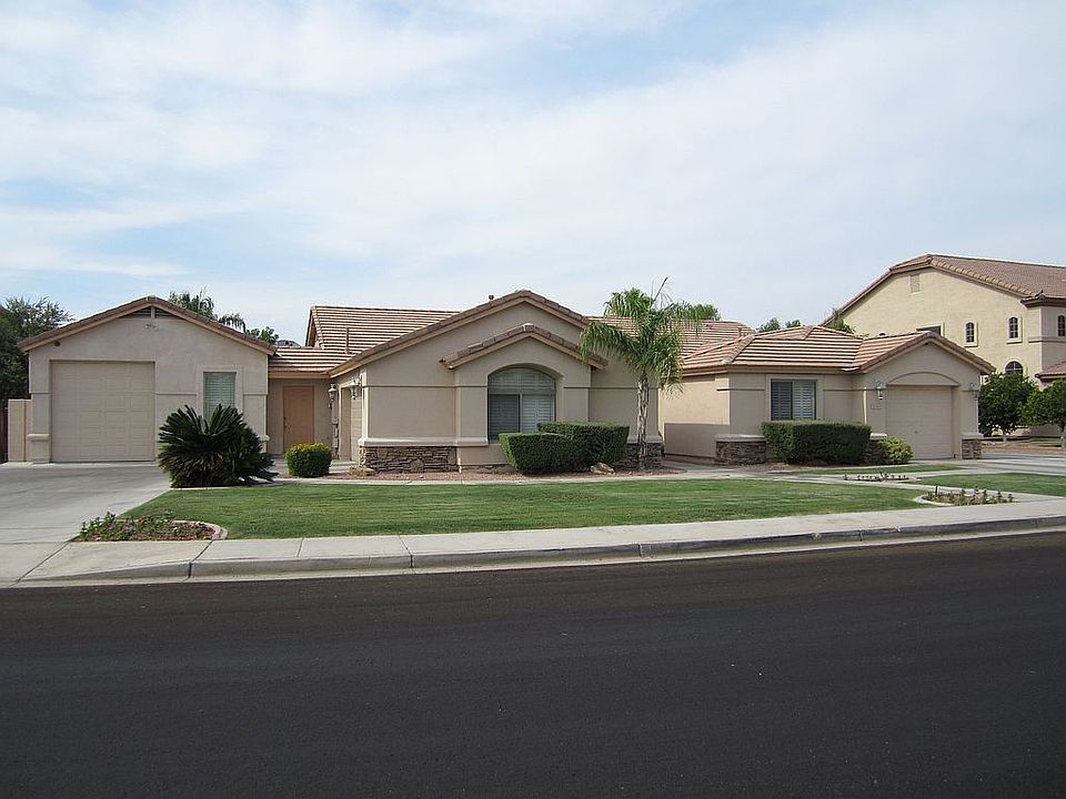front - over 1/3 acre