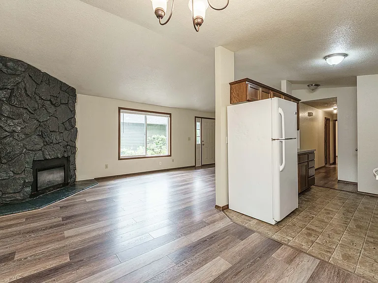 4918 Plomondon St — Photo 9