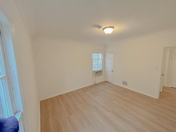4th image of 331 N Almont Dr #335
