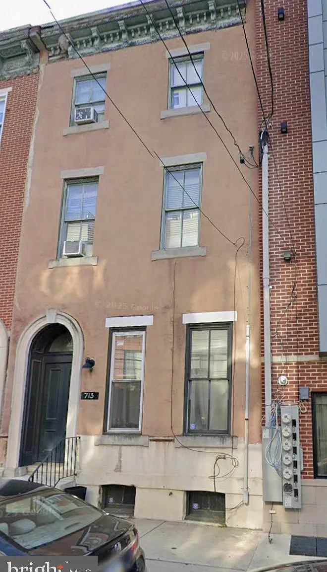 2 bed, 2.0 bath, 1083 sqft, $2,400 — Photo 1