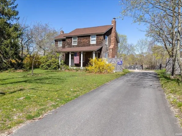 219 Railroad Avenue, Center Moriches, NY 11934