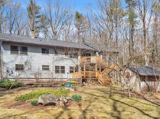 213 N Valley Rd, Pelham, MA 01002