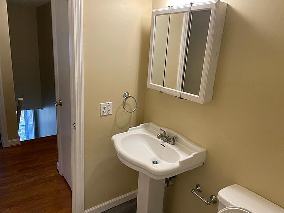 5th image of 42 Gayfeather Ln #42
