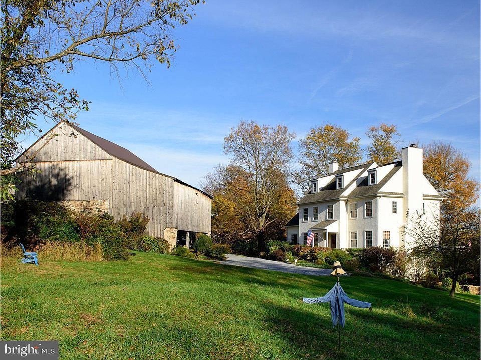 1st image of 100 Pennfield Dr