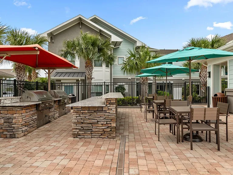 Luxe Lakewood Ranch - Grilling Area