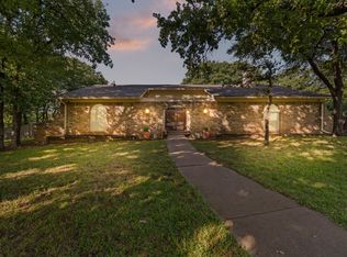 2005 Meadow Dr, Crowley, TX 76036