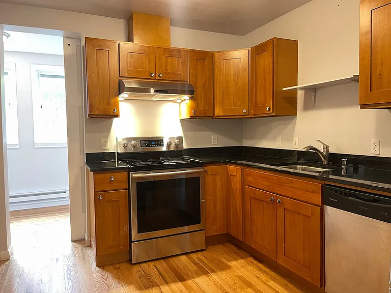 311 Aloha St, Seattle, WA 98109 — Photo 5
