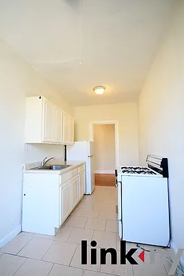 Rented by Link NY Realty | media 14