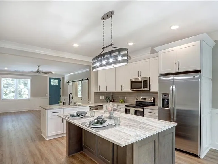 2203 Downing Ave — Photo 1