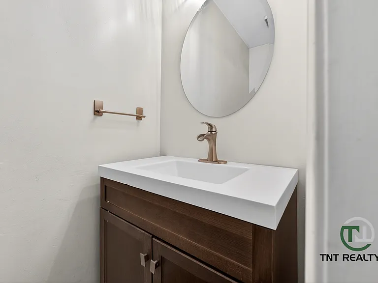323 Constitution Cir — Photo 5