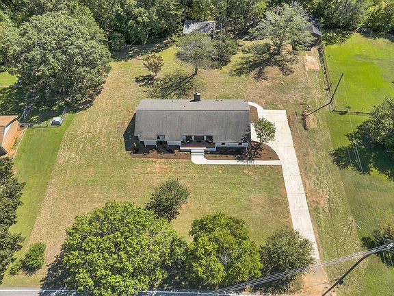 3rd image of 311 Old Pendleton Rd