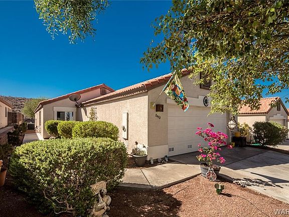 2nd image of 2432 Topanga Dr