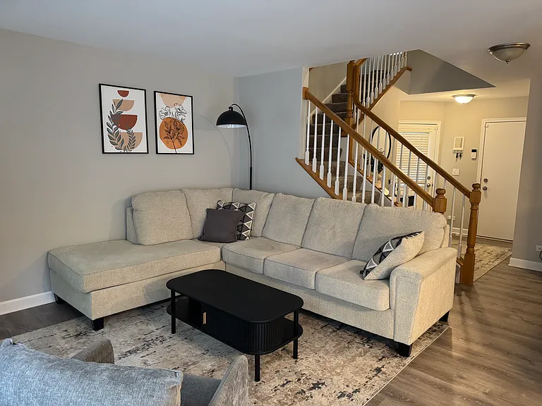 2347 Stoughton Cir — Photo 4