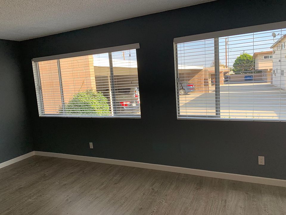 NOT ACTUAL UNIT. (similar lay out) - Living room - nice and bright