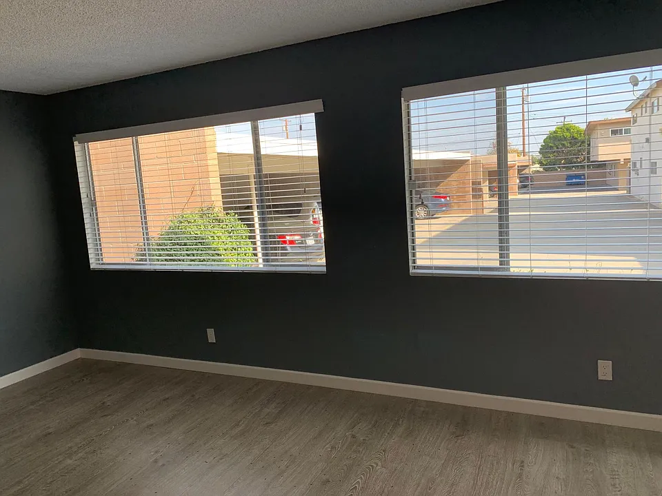 NOT ACTUAL UNIT. (similar lay out) - Living room - nice and bright