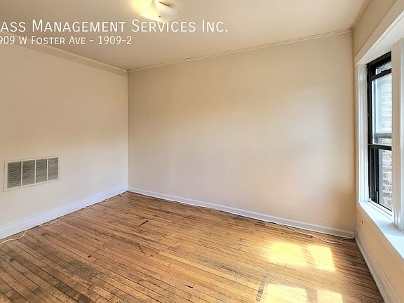 5th image of 1909 W Foster Ave #2