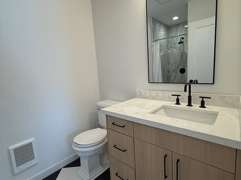 4640 E B St — Photo 11