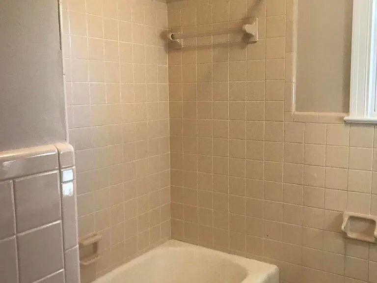 1221 Eastwood Ave — Photo 6
