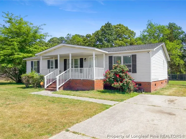 1701 Obannon Dr, Raeford, NC 28376