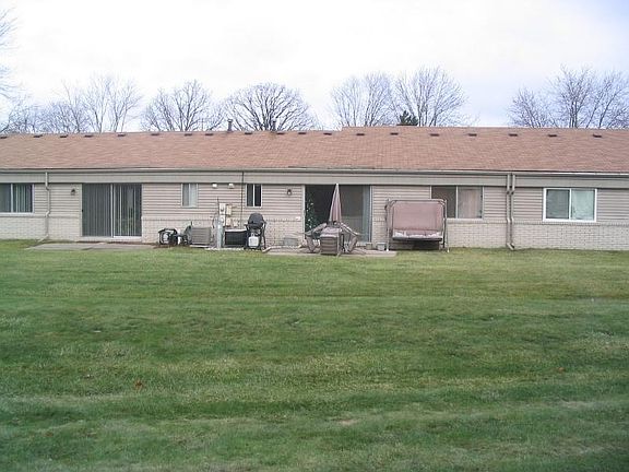 2nd image of 26325 Franklin Pointe Dr #1
