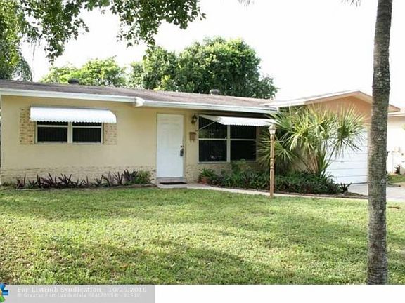 3rd image of 821 SW 64th Ter