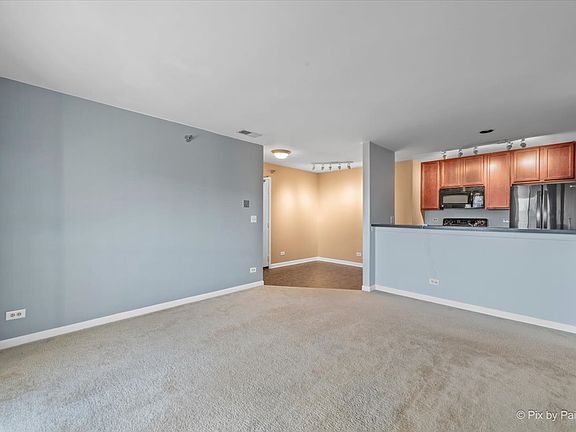 3rd image of 122 Glengarry Dr #306