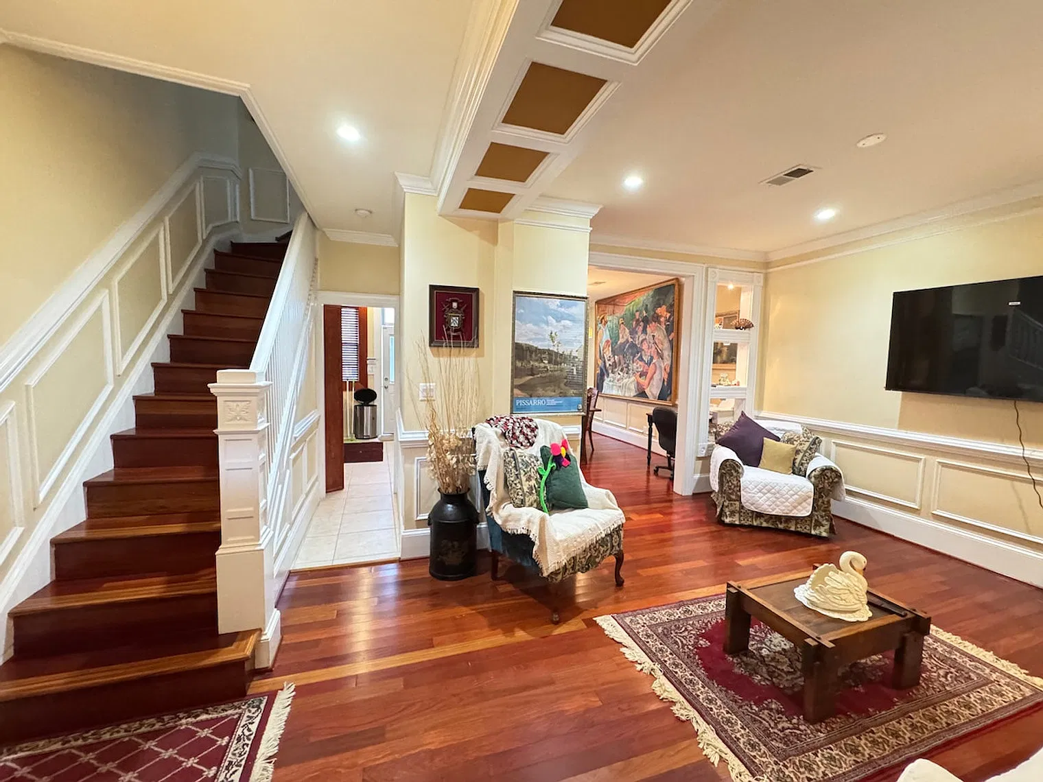 4 bed, 2.5 bath, $10,038 — Photo 2