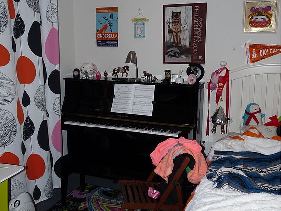 2nd bedroom