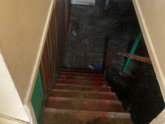 5th image of 622 W Atherton Rd
