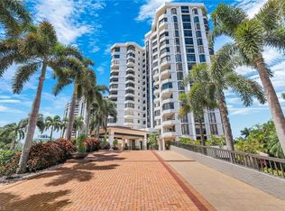 6075 Pelican Bay Blvd APT 104, Naples, FL 34108