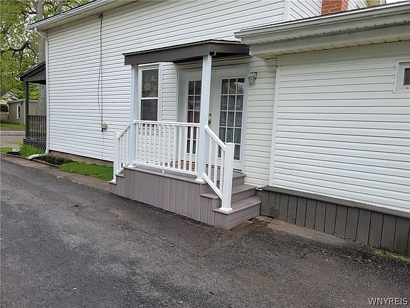 5th image of 172 Erie St