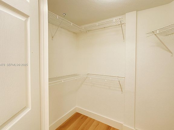 5th image of 2564 Centergate Dr APT 208