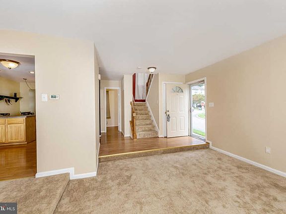 3rd image of 720 Farnham Pl