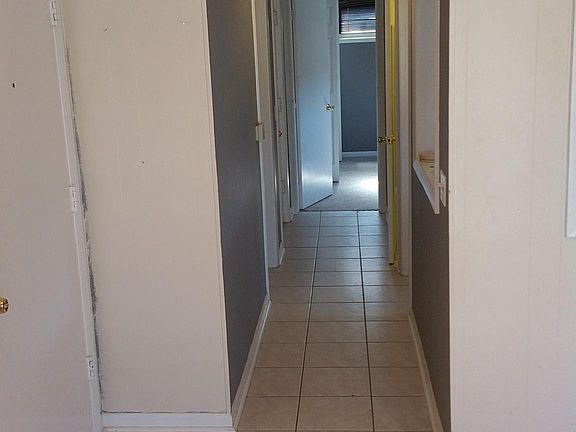 4th image of 17 Webster Ave APT 5